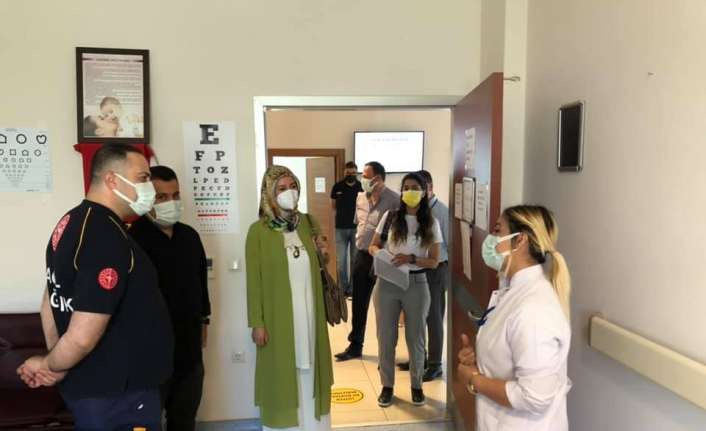 Korona virüsle mücadele, ulusal aşı kampanyası ve saha çalışmalarını yerinde