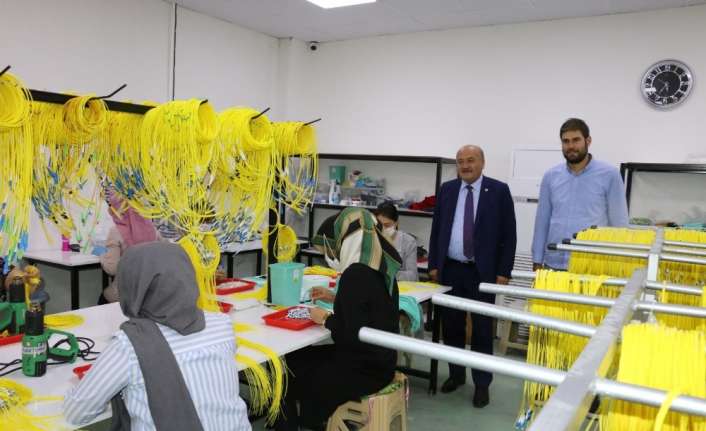 Erzincan Organize Sanayisinde hizmet veren BC Fiber Fabrikasını ziyaret eden
