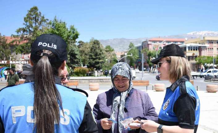 Erzincan İl Emniyet Müdürlüğü, dijital çağda gençlerin bilişim suçlarından uzak