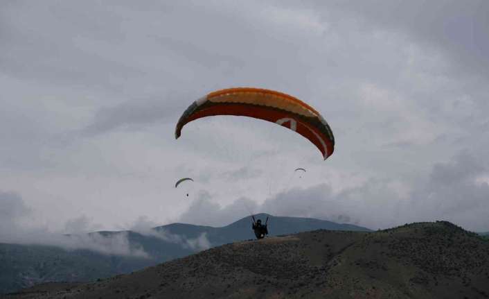Erzincan’da Türkiye Hava Sporları