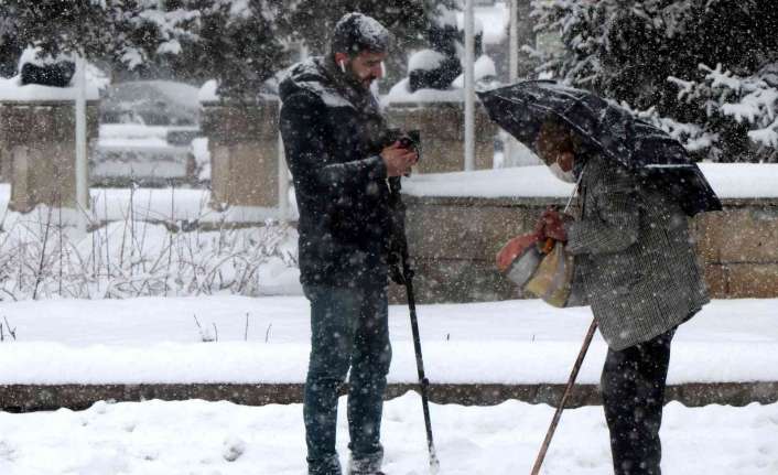 Türkiye’de yaşlı nüfus 8 milyon 245 bin 124 kişi olurken