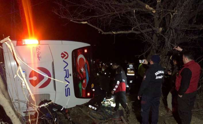 Erzincan’da yolcu otobüsünün şarampole uçması sonucu meydana gelen trafik kazasında