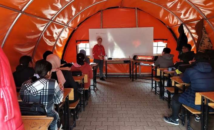 Milli Eğitim Bakanlığı koordinesinde afetten etkilenen illerde devam eden 8