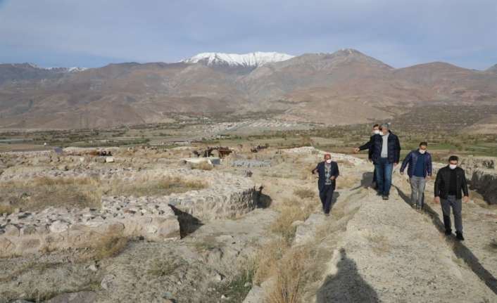 Çeşitli temaslarda bulunmak üzere Erzincan’a gelen bürokrat ve işadamları, Vali