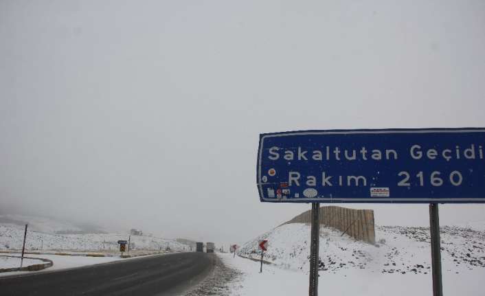 Erzincan’ın yüksek kesimlerinde kar