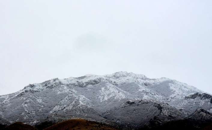 Sağanak yağışın etkili olduğu Doğu Anadolu Bölgesinde Erzincan’ın Çayırlı ilçesinde