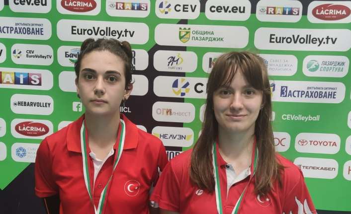 Erzincan badminton branşında Türkiye’yi uluslararası yarışmalarda madalyalar kazandırmaya devam ediyor.