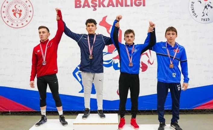 Grekoromen Güreş Türkiye Şampiyonasında, Erzincanlı sporcular birincilik ve üçüncülük derecesi