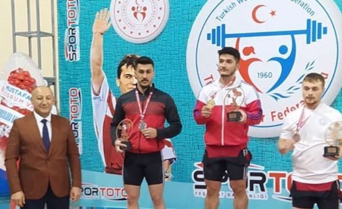 Türkiye Halter Federasyonu 2022 faaliyet programında yer alan Büyükler Ferdi