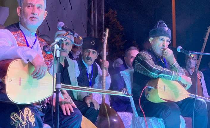 Kahramanmaraş´ta düzenlenen “1. Uluslararası Karacaoğlan Âşıklar ve Ozanlar Festivali” etkinliklerinde
