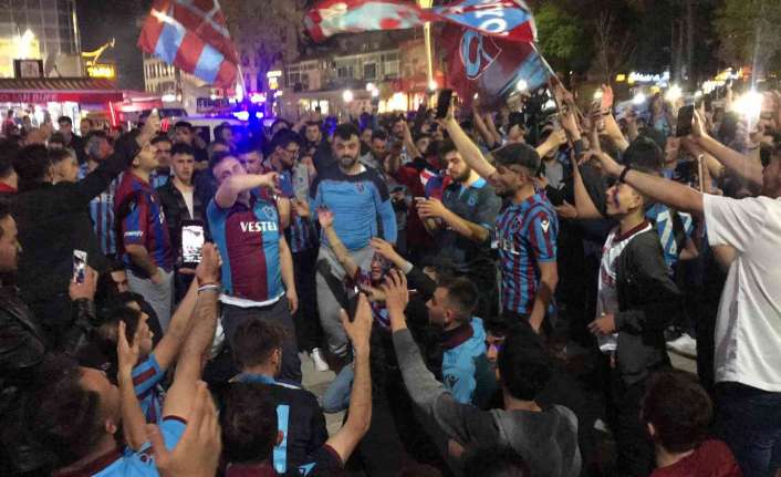 Erzincan’da Trabzonspor taraftarları şampiyonluk