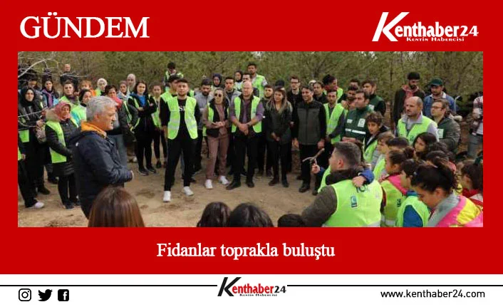 Erzincan’da Yeşilay’ın organize ettiği programla fidanlar toprakla buluşturuldu.
