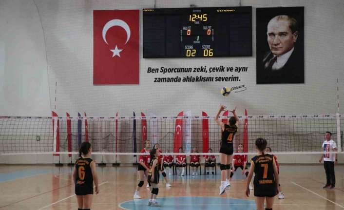 OKUL SPORLARININ 2022-2023 SEZONU FAALİYET PROGRAMINDA YER ALAN KÜÇÜK KIZLAR,