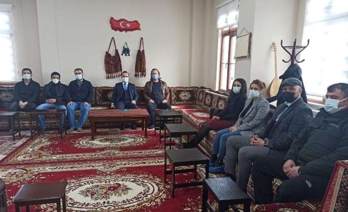 Erzincan’ın Çayırlı ilçesinde Kaymakam Abdullah Arslantürk başkanlığında Filyasyon Çalışmaları Takip