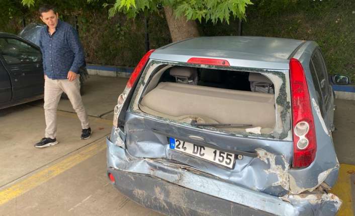 Dün akşam saatlerinde Uluköy kavşağında meydana gelen trafik kazasında aynı