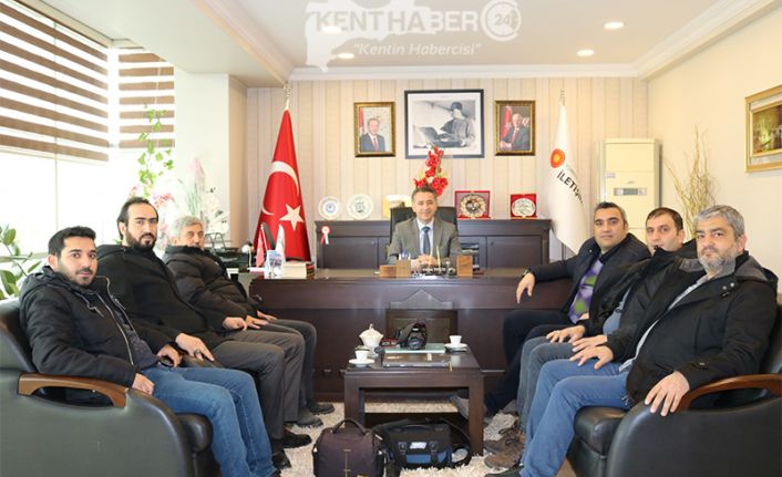 Erzincan'da görev yapan gazeteciler İletişim İl Müdürü Yahya Tekin'i ziyaret