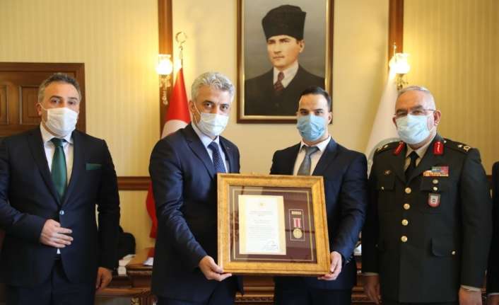 Türkiye Cumhuriyeti Cumhurbaşkanı Recep Tayyip Erdoğan tarafından, Gazi Özel Harekât