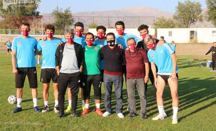 Tüm dünyada olduğu gibi PANDEMİ dolayısıyla takımlarının maçını izleyemeyen Anagold