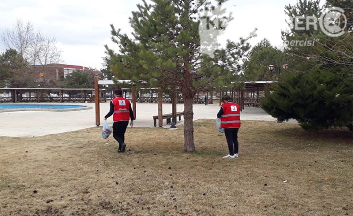 Genç Kızılay Erzincan, yaşanılabilir temiz bir dünya için kolları sıvadı.