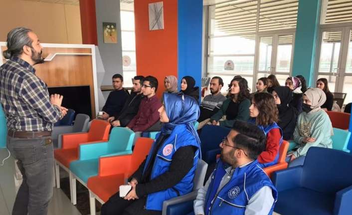 Erzincan’da gençlere yönelik kumar ve tütün bağımlılığı semineri düzenlendi.