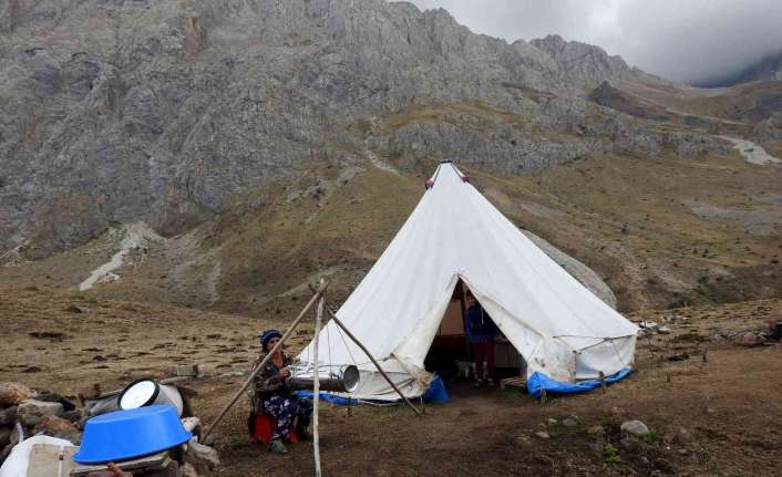 Küçükbaş hayvanları için yılın farklı dönemlerinde yer değiştirmek durumunda kalan,