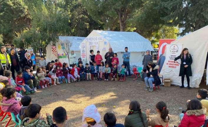 Kahramanmaraş merkezli 10 ili etkileyen iki büyük deprem sonrası çocuklar