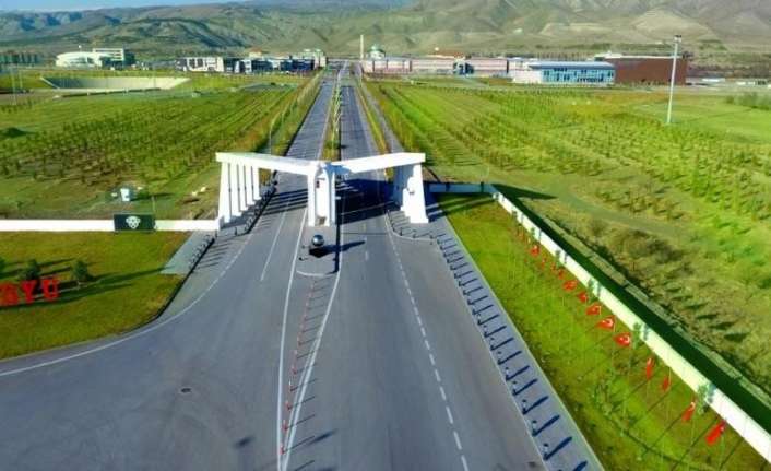 Erzincan Binali Yıldırım Üniversitesi’nde Görev Yükselme Sınavında (GYS) tüm adaylara