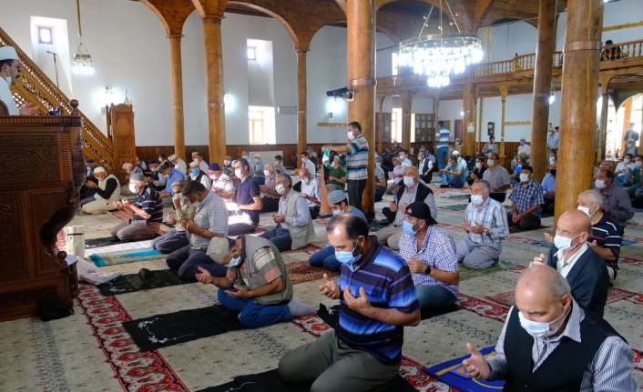 GÜLABİBEY CAMİSİ'NDE 5,5 ASIRDIR EZAN SESİ YÜKSELİYOR