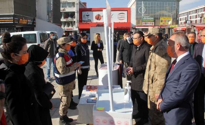 Erzincan’da 25 Kasım Kadına Yönelik Şiddete Karşı Ulusular Arası Mücadele