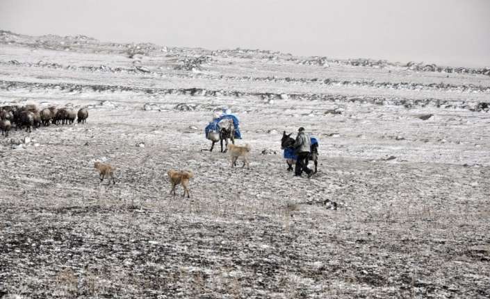 Hava sıcaklığının 3 derece düştüğü Doğu Anadolu Bölgesinde yüksek kesimlerde
