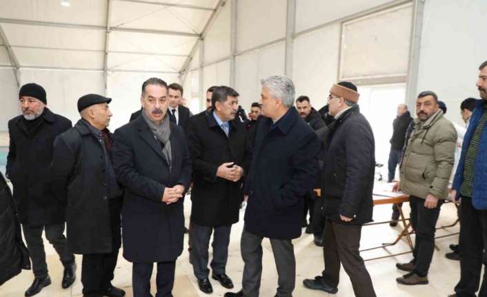 Afet bölgesindeki depremzedelere ulaştırılmak üzere Valilik koordinesinde "Her Evden Bir