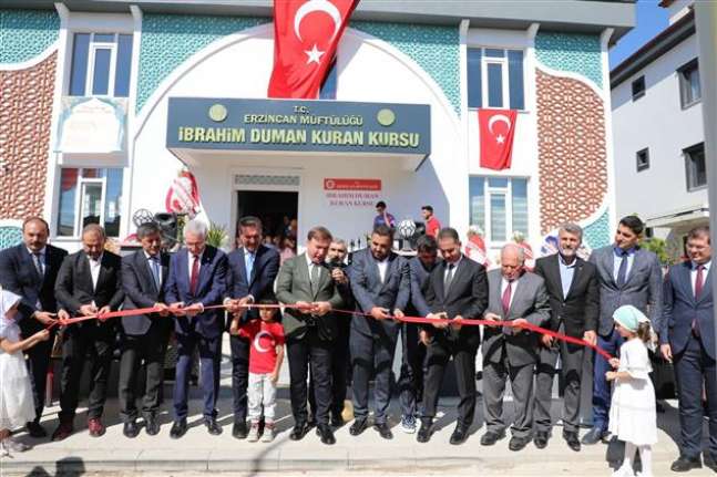 Merhum İş insanı İbrahim Duman'ın eşi ve çocuklarının kendisi adına