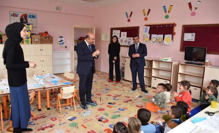 İl Millî Eğitim Müdürü Hacı Ömer Kartal, eğitim öğretimle ilgili