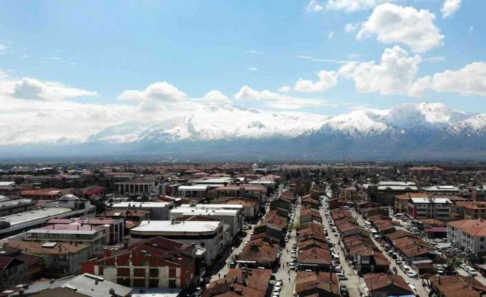 İnşaat maliyet endeksi şubat ayında bir önceki aya göre yüzde