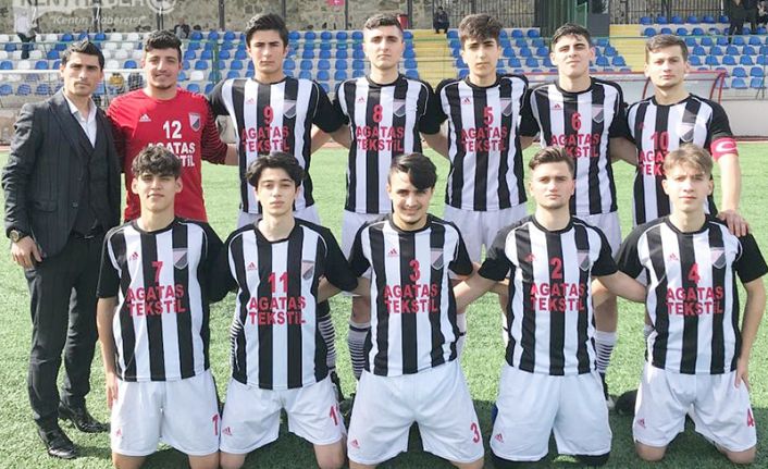 İstanbul Büyükşehir Belediyesi (İBB) Şenlik köy stadında karşı karşıya gelen