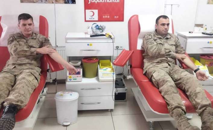 Kızılay haftası münasebetiyle, Türkiye genelinde kan stok seviyesinin alarm verdiği