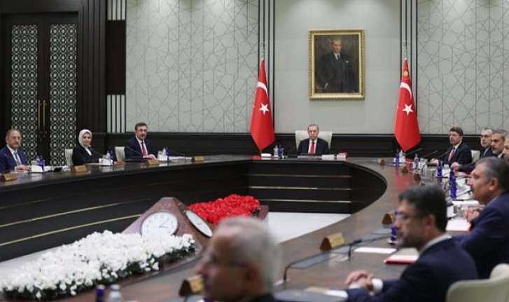 Kabine Toplantısı Yarın Gerçekleştirilecek Cumhurbaşkanı Recep Tayyip Erdoğan'ın başkanlığında, yarın kabine toplantısı gerçekleştirilecek.