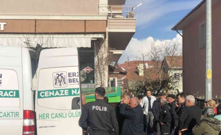KADIN ÖĞRETMEN EVDE İPLE ASILMIŞ HALDE BULUNDU