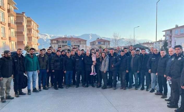 Kahramanmaraş’ta görev alan Erzincan Emniyet Müdürlüğüne bağlı polis ekipleri Erzincan’a