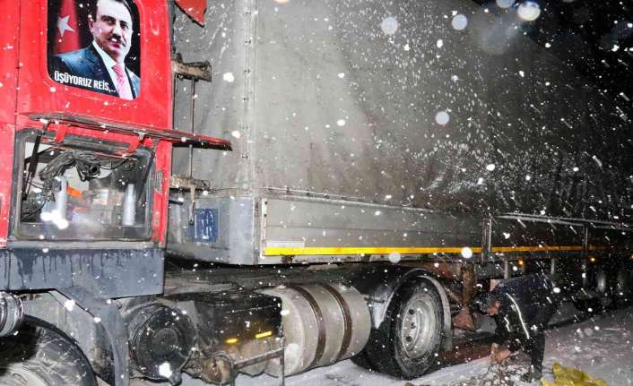 Doğu Anadolu Bölgesi’nin yüksek kesimlerinde kar ve tipi etkisini artırdı.