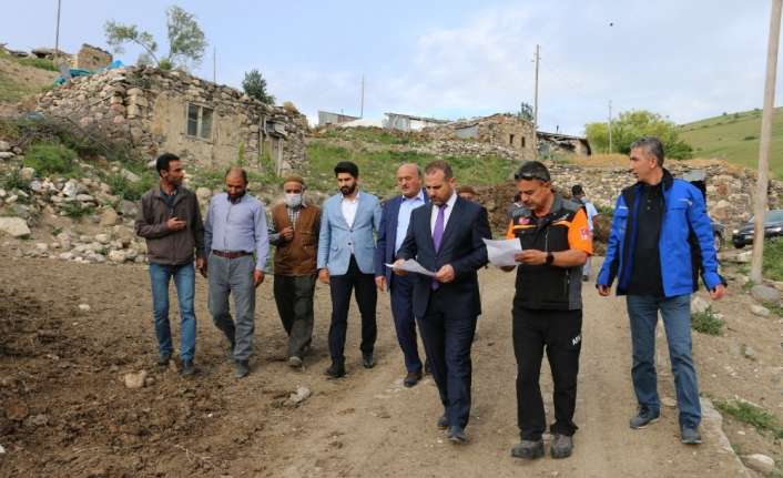 Merkez üssü Bingöl’ün Kaynarpınar köyünde meydana gelen 5,7 büyüklüğündeki depremden