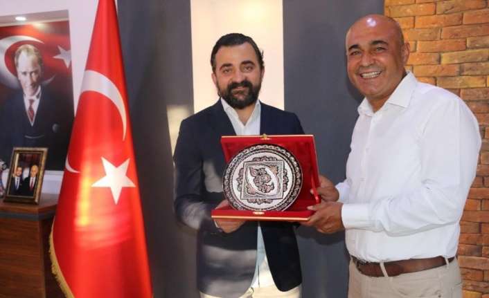 GAZİANTEP BARO BAŞKANI BEKTAŞ ŞARKLI GÜNÜN ANISINA GAZİANTEP HATIRASI FİNCAN