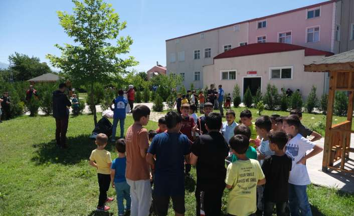 Kardeş Cami uygulaması ile kursiyerler bir araya geldi Erzincan’da hizmete yeni açılan Abdurrahim Reyhan Hz Camisinde kız ve