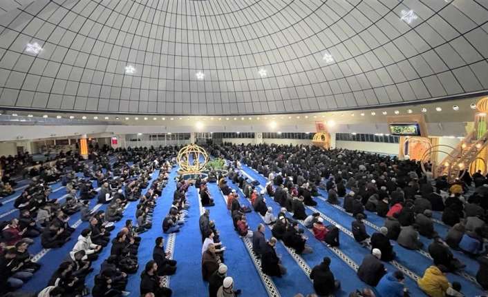 Cuma hutbesinin konusu:"Kardeşlik, dayanışma ve dua vakti"