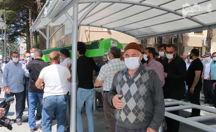 Erzincanlı ses sanatçısı Ferdi Kaya’nın annesi Döndü Kaya (70) Erzincan