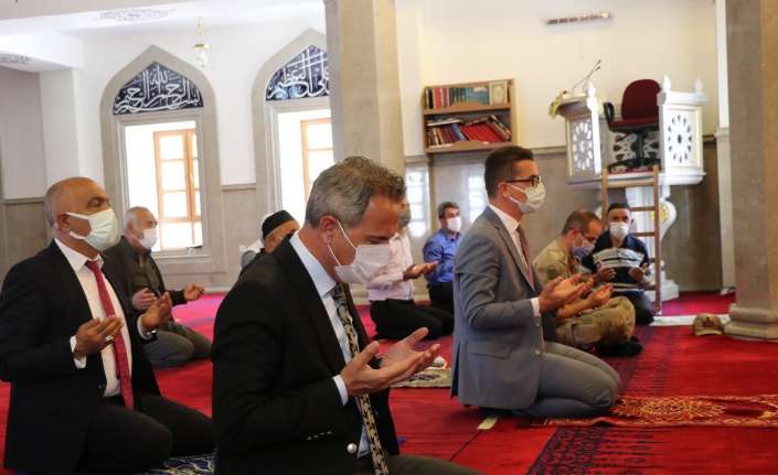 Merhum İliç Kaymakamı Yüksel Borazanoğlu’nun vefatının 18. yıl dönümü münasebetiyle