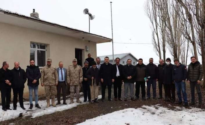 Erzincan’ın Tercan İlçe Kaymakamı Musa Kazım Çelik, köylerde denetim ve