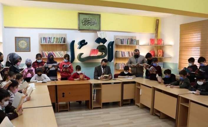 Erzincan’ın Tercan ilçesi Kaymakamı Musa Kazım Çelik, ilçe merkezinde bulunan