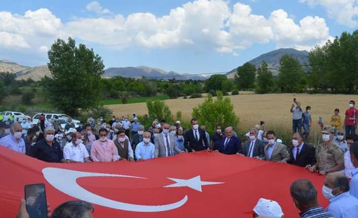 AK Parti Erzincan Milletvekili Süleyman Karaman, Kemah ilçesinde yaptırılan ve
