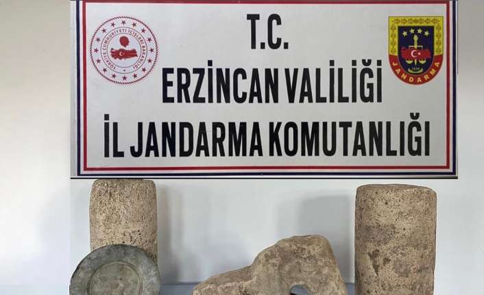 Erzincan İl Jandarma Komutanlığı ekiplerince Kemah’ta yapılan operasyonda tarihi eserler